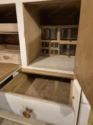 Retro Vintage, alter antiker Küchenschrank (Kredenz)  Bild 4