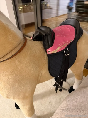 Spielpferd mit geräuschen  Bild 2