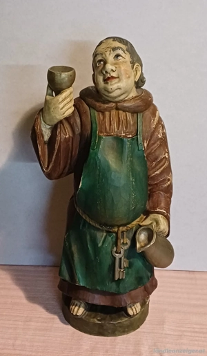 Mönch mit Krug und Weinglas Bild 2