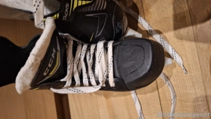 CCM Kinder Schlittschuhe 