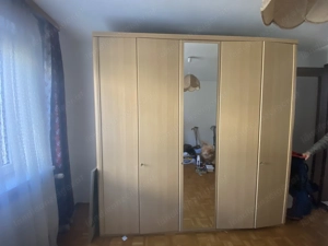 verschiedene Kleiderschränke Bild 2