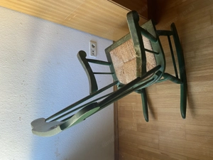 Schöner antiker Holzschauekstuhl Bild 2