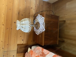 komplette Schlafzimmergarnitur mit Doppelbett, Lesetische, Kleidderschrank, Kommode mit Spiegel Bild 4