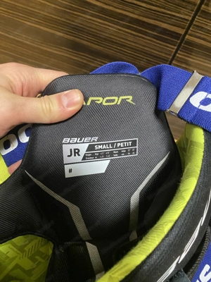 Hockey Ausrüstung Set Marke Bauer - Schienbeinschoner Handschuhe Ellenbogenschutz Schulter- Rückensc Bild 8