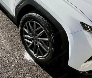 4 neuwertige Winterkompletträder: Original Hyundai Hongdae graphite + Bridgestone Blizzak & Sensoren