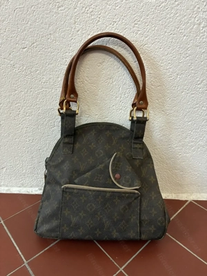 Aus alt wird neu - schöne Tasche zum Umhängen