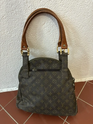 Aus alt wird neu - schöne Tasche zum Umhängen Bild 2