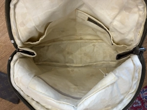 Aus alt wird neu - schöne Tasche zum Umhängen Bild 3