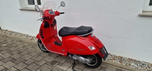 Vespa GTS 300 Super Roller   Scooter Bild 7