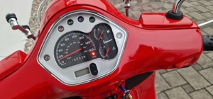 Vespa GTS 300 Super Roller   Scooter Bild 8