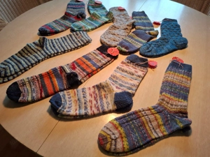 Weihnachtsgeschenk - handgestrickte Socken