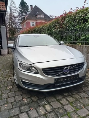 VOLVO V 60 D2 Kinetic 2017 Bild 2