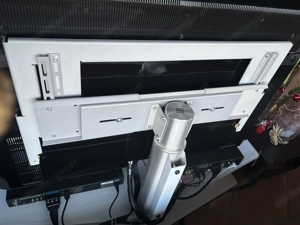 VERKAUFE " LOEWE TV " ANLAGE 52" mit 4 Standboxen + Center Speaker + Sub Woofer +++ Bild 3