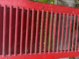 Alter Fensterladen rot Bild 2