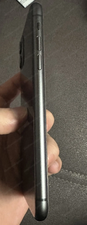 iPhone 11 Neuwertig mit 100% Akku Bild 5