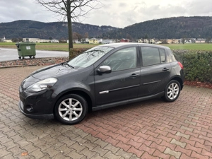**Renault Clio 1.6 16V BJ 2011 TÜV bis Oktober 2026** Bild 2