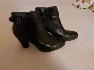 Esprit lederne Pumps Gr. 38