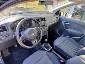 VW Polo 6R* Erstbesitz* Diesel* Servicegepflegt* Sparsam Bild 6