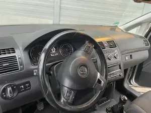 Zu Verkaufen Vw Touran Bild 5