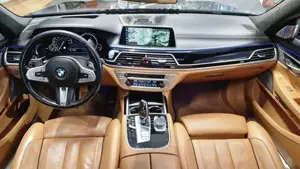 BMW 750 Bild 17