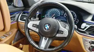 BMW 750 Bild 19