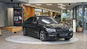 BMW 750 Bild 13