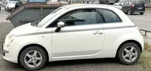 Fiat 500 mit Panoramadach und Navi Vorbereitung