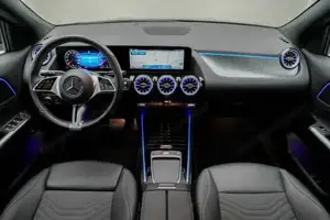 Mercedes-Benz GLA 180 d LM KAM SpurW ParkAss. SpurH Navi KlimaA Bild 8