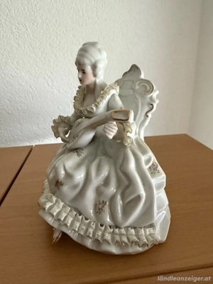 Porzellan Figur Dame Bild 2