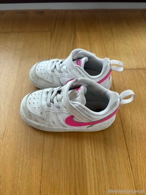 Kinder Nike Schuhe gr 25 Bild 4