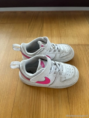 Kinder Nike Schuhe gr 25 Bild 3