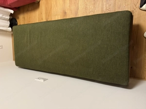 Einzelbett mit Holzrahmen Bild 2