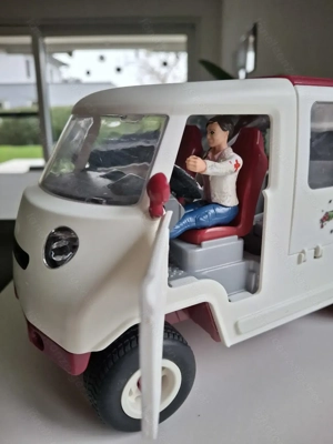 Schleich Tierärztin Bild 3