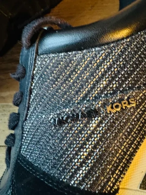 Sneakers für Damen der Marke Michael Kors Bild 4