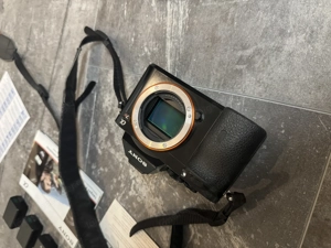 ovp SONY a7r kamera dslr spiegelreflex body m 3 orig. Akkus und zubehör optional zeiss 55mm f1.8  Bild 8