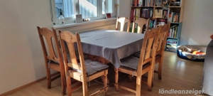 Massivholztisch 120x120cm mit Stühlen Bild 2