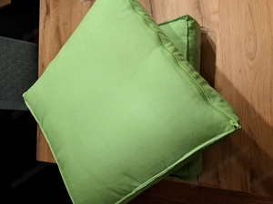 2 Sitzkissen mit grüner Hülle Bild 2