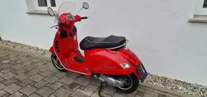 Vespa GTS 300 Super Roller   Scooter Bild 7