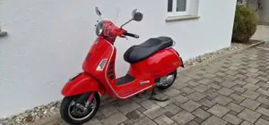 Vespa GTS 300 Super Roller   Scooter Bild 2