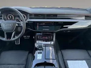 Audi A8 Bild 11