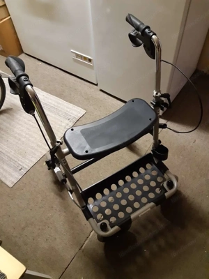 Rollator  Gehhilfe Bild 2