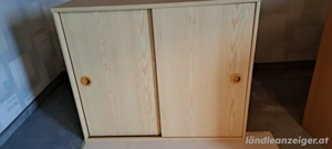 kleiner Schrank  Bild 2