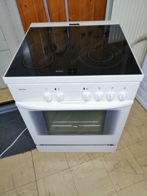 Herd mit Ceranfeld von Bosch  Bild 2
