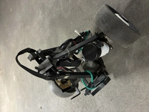 Golftrolly mit Motor   einfach, robust, aber gut zu handhaben Bild 6