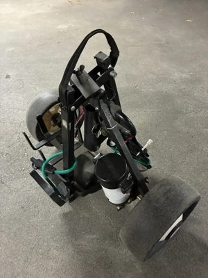 Golftrolly mit Motor   einfach, robust, aber gut zu handhaben Bild 7