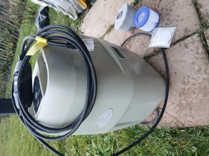 Jacuzizu zu vergeben mit Pumpe und Filter Reinigungstableten und,....