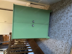 Puppenkleiderkasten und Puppenbett zu verschenken Bild 2