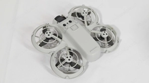 DJI Neo Drohne mit viel Zubehör Bild 3