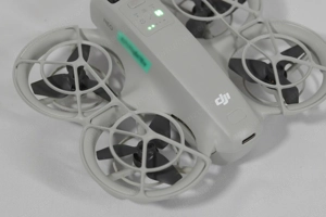 DJI Neo Drohne mit viel Zubehör Bild 7