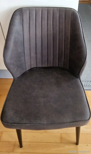 Esstisch mit Stühlen  Bild 2